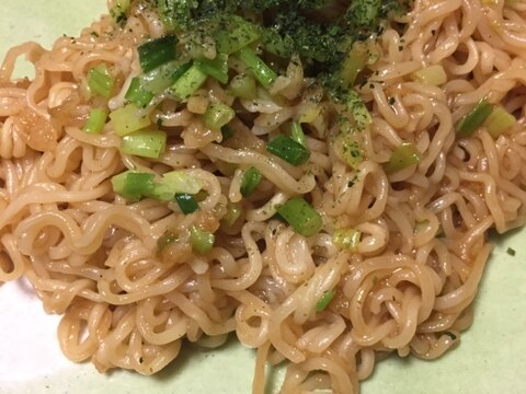 袋ラーメンで簡単ネギ焼きそば